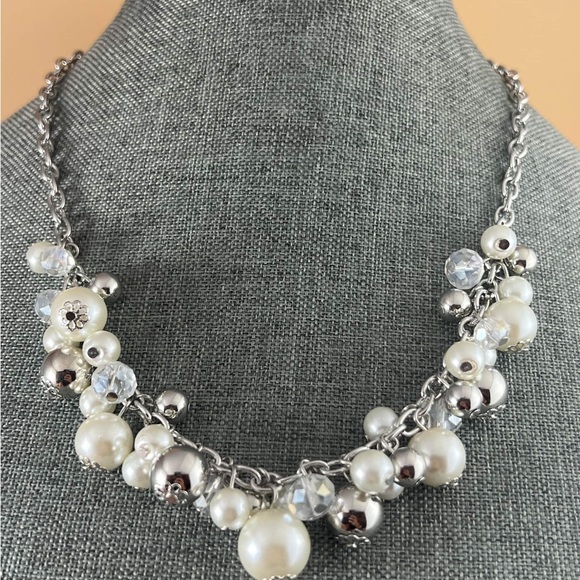 Pearl Necklace New 18” inches - Picture 2 of 3